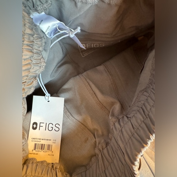 CHARLOTTE 21 POCKET SLIM SCRUB PANTS - Picture 5 of 10